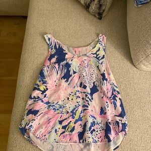 Lilly Pulitzer light weight top
